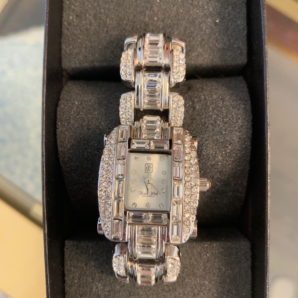 Victori Weick watch